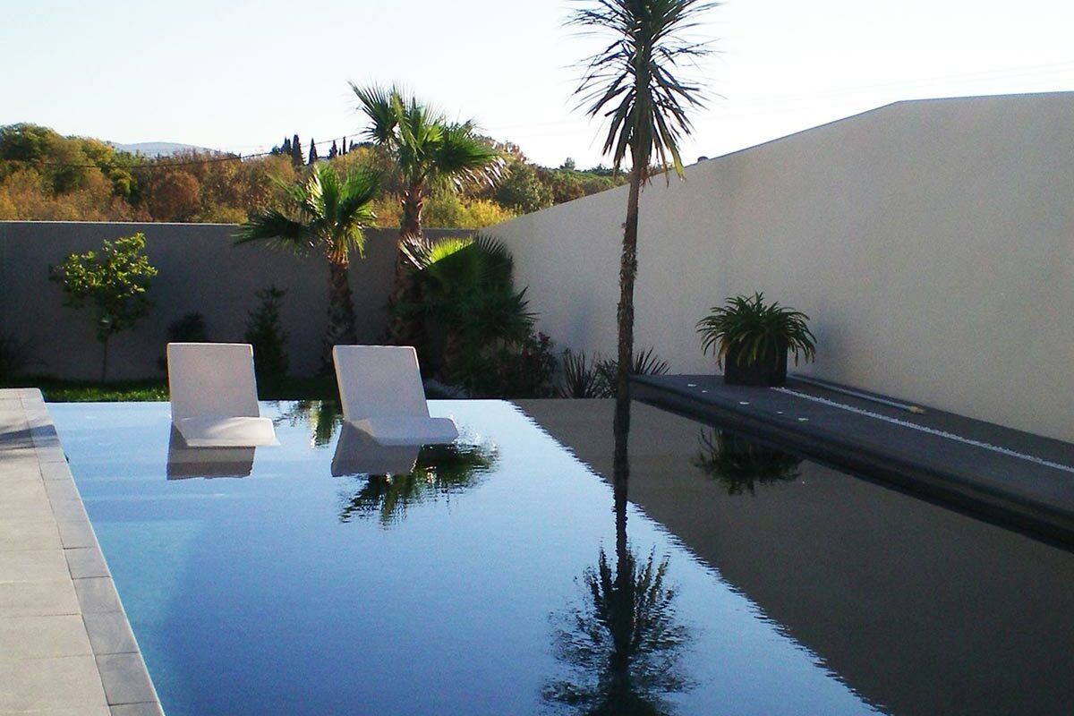 Piscine en béton monobloc