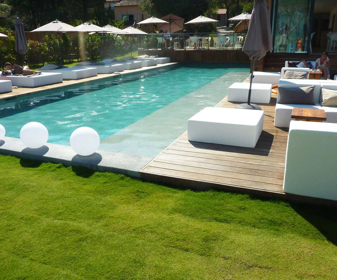 piscine béton couleur verte