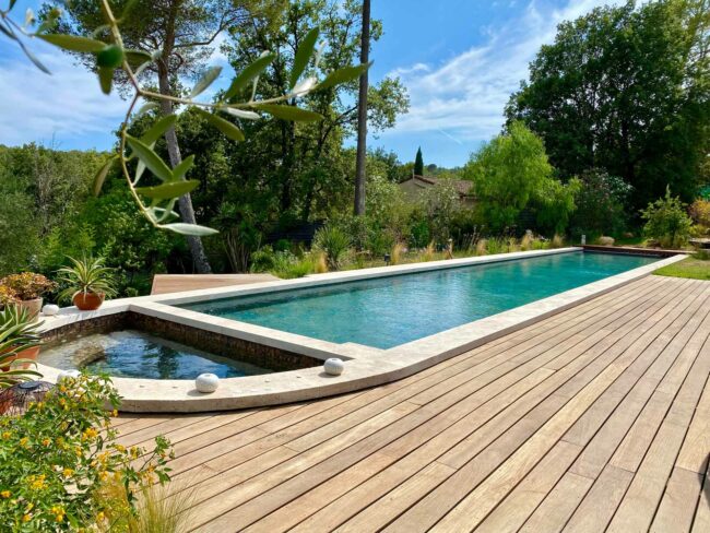 Piscine béton couloir de nage avec spa intégré Couloir de nage en béton armé avec spa intégré