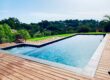 Piscine réalisée dans le Var à grimaud projet en béton avec les coffrages Leader pool et revêtement Bali